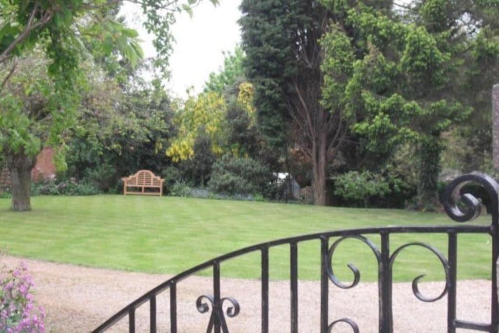 Apartment Self Catering In *